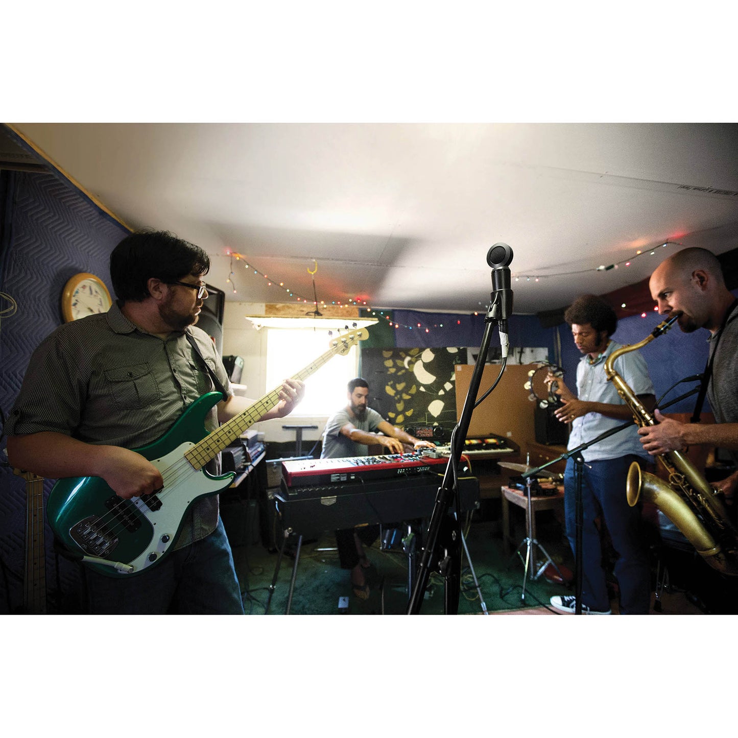 Shure PGA181-XLR Side-address cardioid Condenser Microphone w/ 15' XLR-XLR Cable