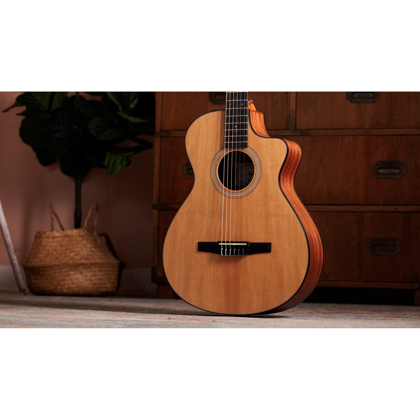 Taylor 112ce-N Nylon-String Layered Sapele Acoustic Electric Guitar - Natural