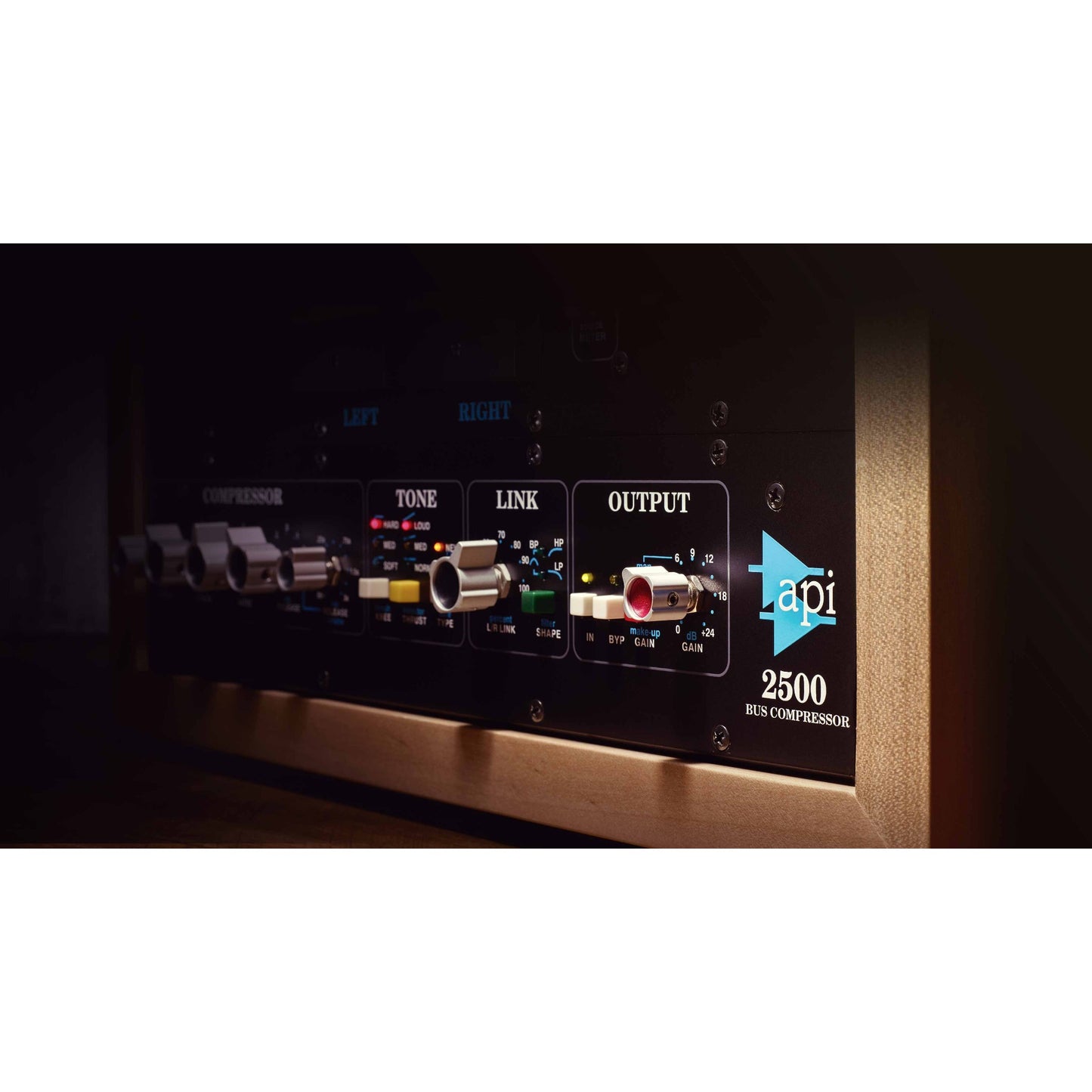 Universal Audio API 2500 Bus Compressor