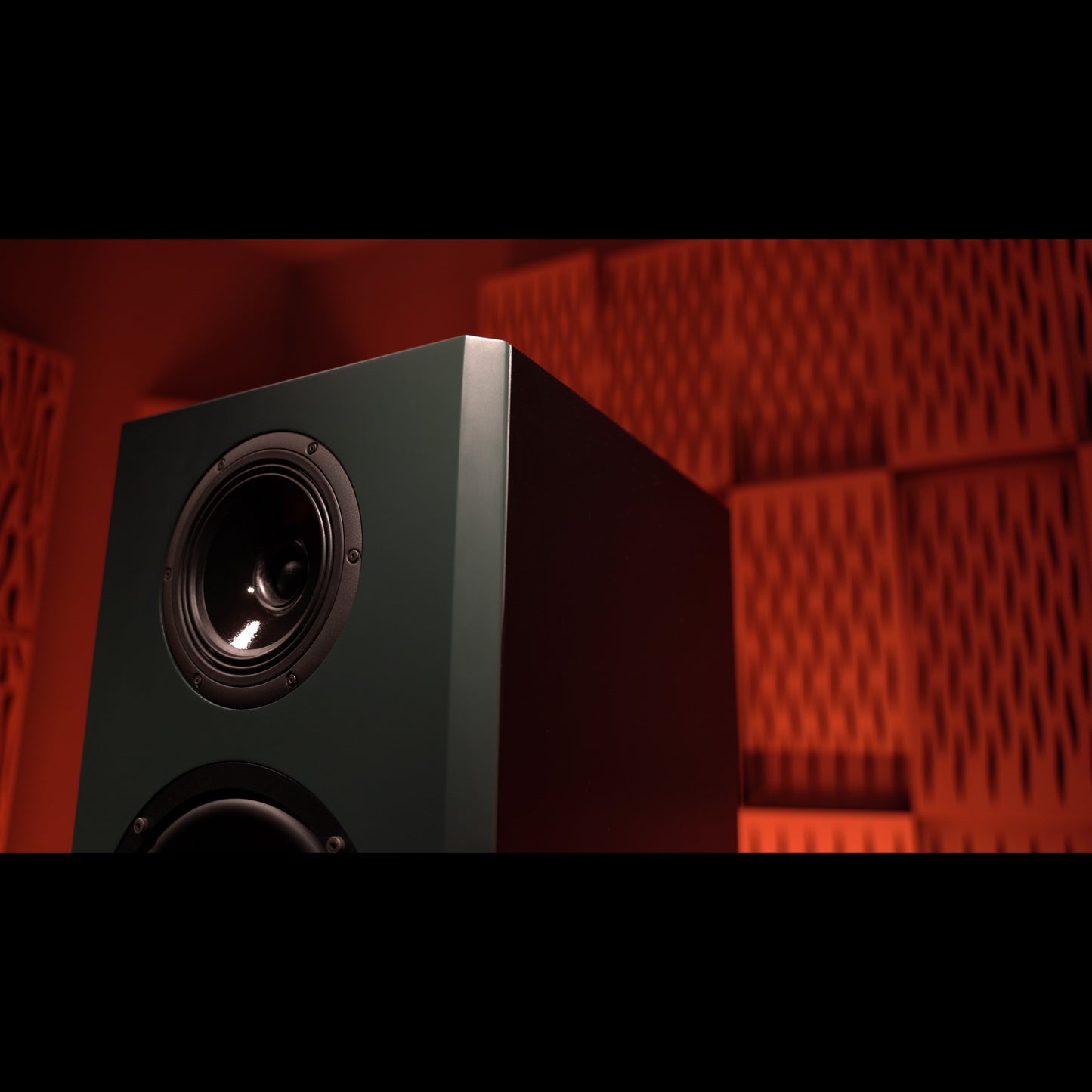 Antelope Audio Atlas i8 3 Way Active Studio Monitor