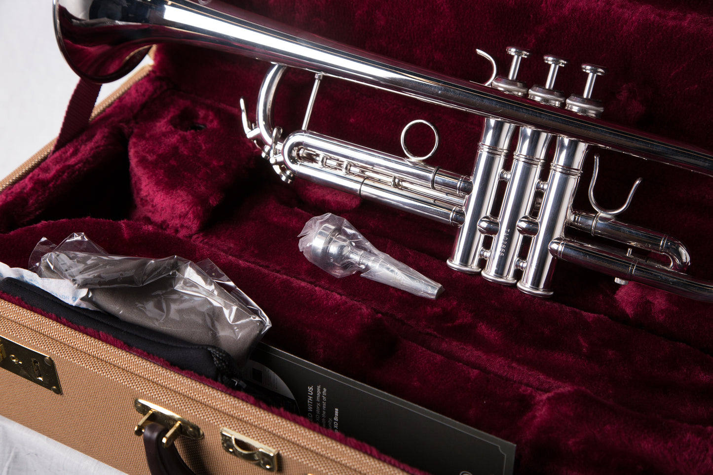 Jupiter 1600IS XO Professional Series Bb Trumpet in Silver (1600IS)