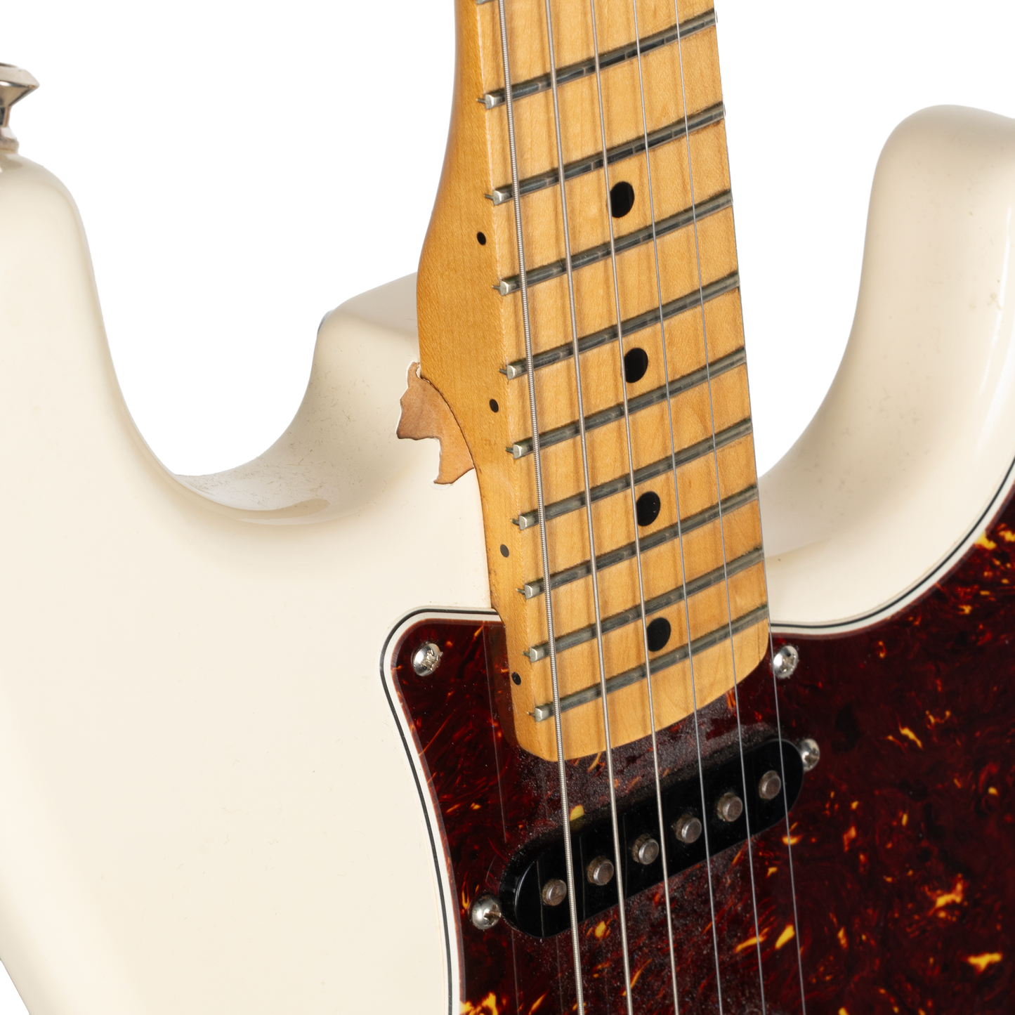 Fender Standard Stratocaster - Maple Fingerboard, Arctic White