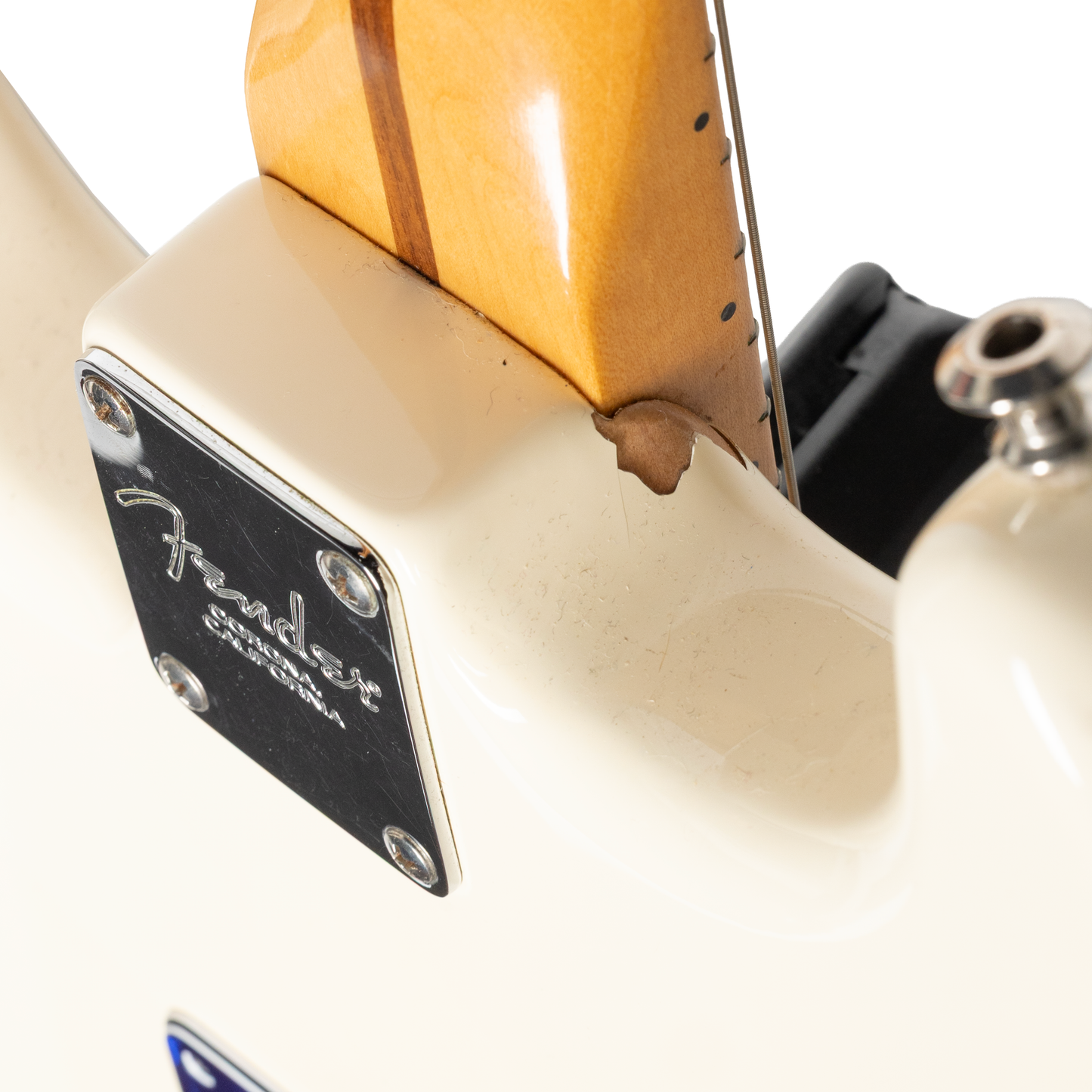 Fender Standard Stratocaster - Maple Fingerboard, Arctic White