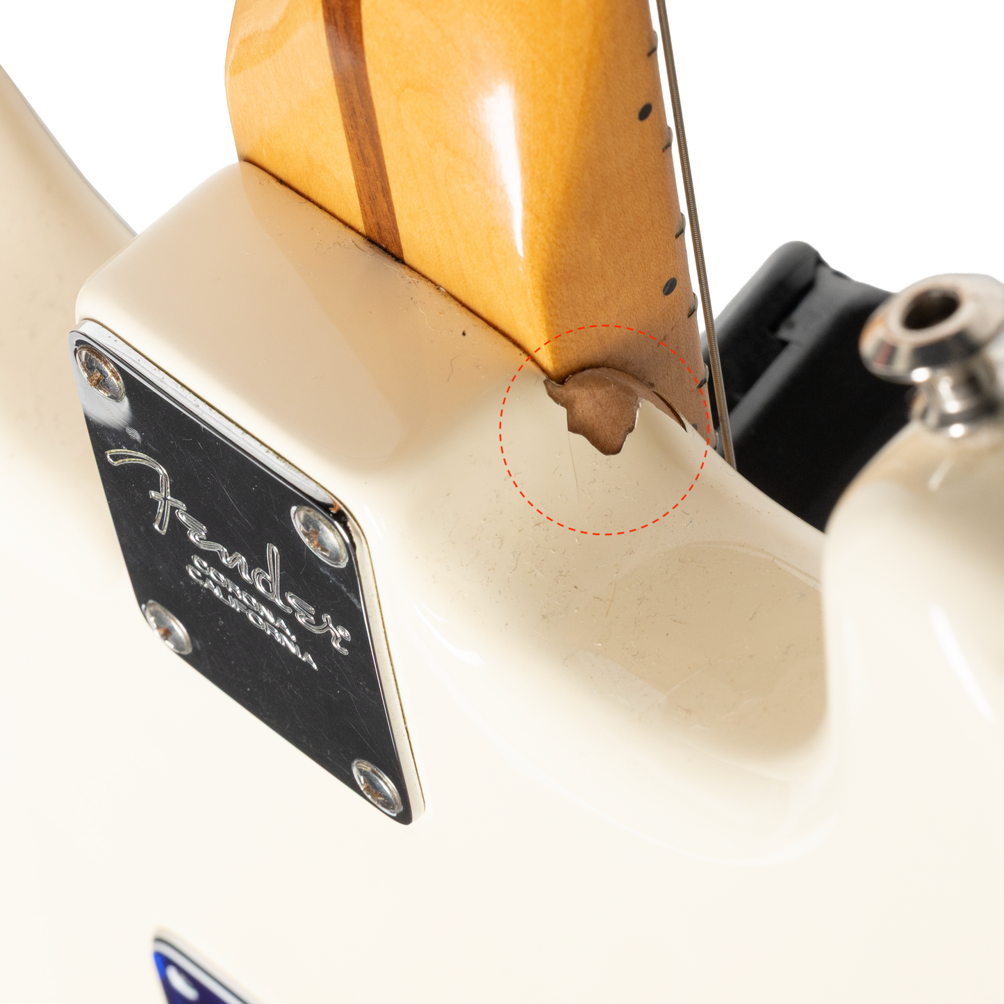 Fender Standard Stratocaster - Maple Fingerboard, Arctic White
