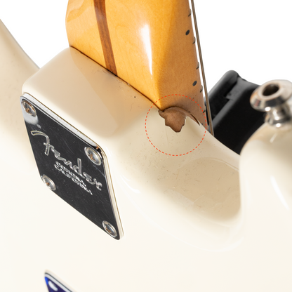 Fender Standard Stratocaster - Maple Fingerboard, Arctic White