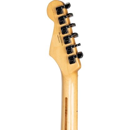 Fender Standard Stratocaster - Maple Fingerboard, Arctic White