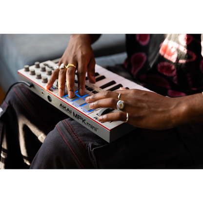 Akai Professional MPK Mini 4 Midi Controller - White