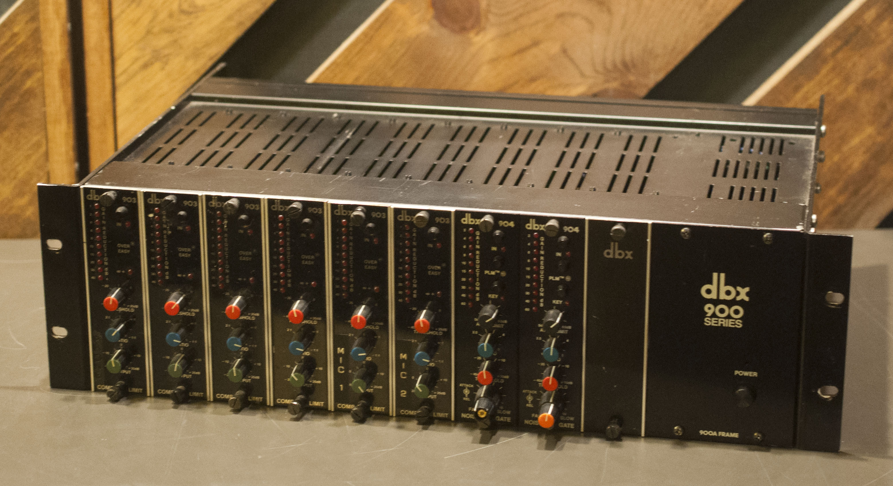 DBX 900-Series Rack w/ 6x903 Comp 2x904 Gate Modules (C1014323) – Alto ...