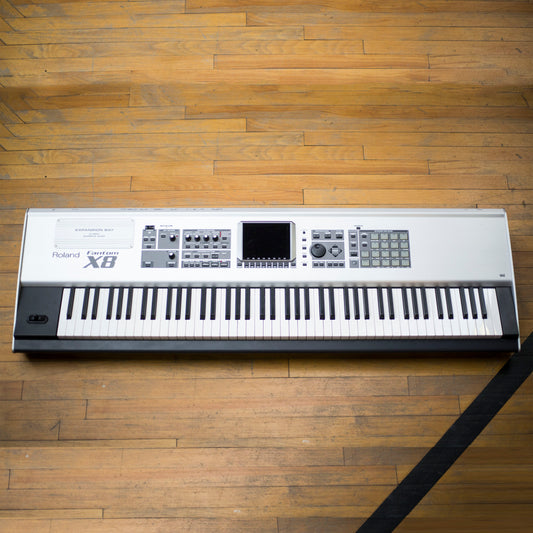 Roland Fantom X8 Synthesizer Workstation with 88 Weighted Keys (FANTOMX8)