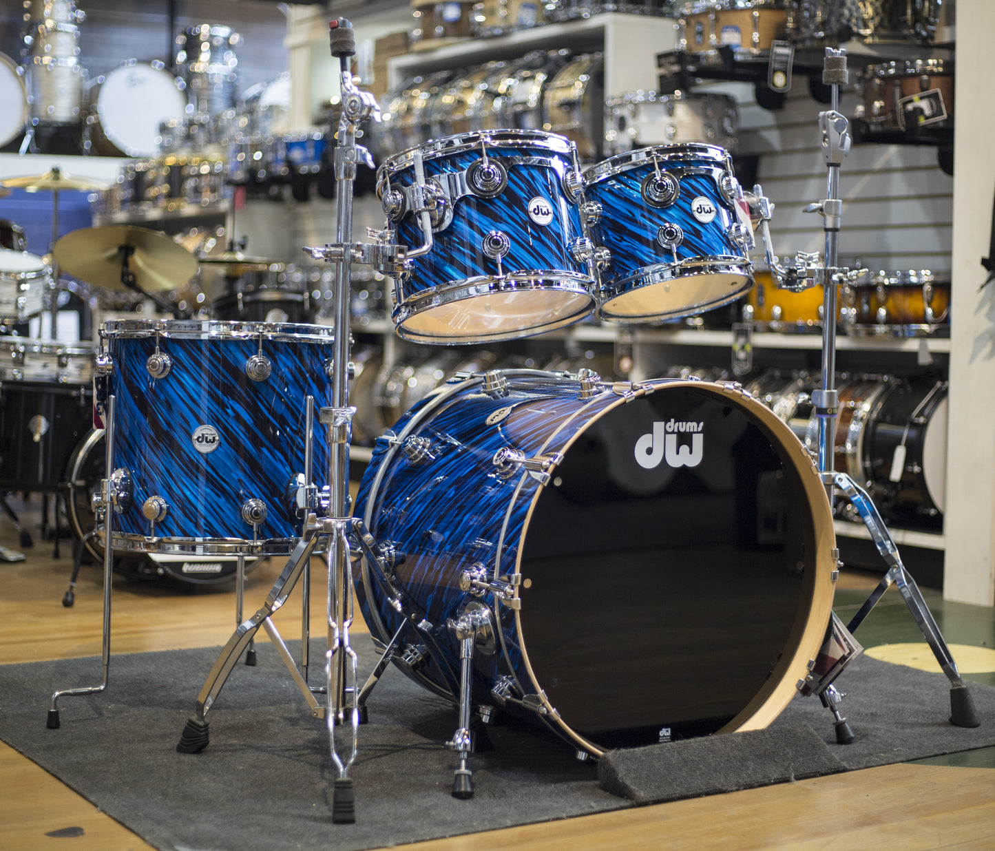 DW Collectors Series 4 Piece Shell Kit In Twisted Blue Oyster (DRFP224C063)