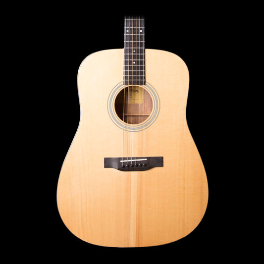 Eastman E10D Traditional Series Dreadnought in Natural FInish (E10D)