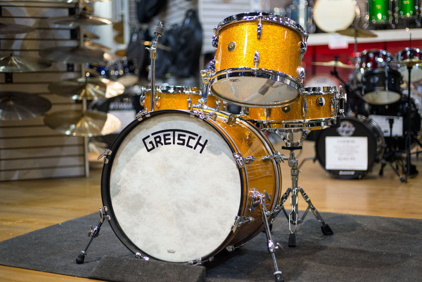 Gretsch Broadkaster with Vintage Specs in Gold Sparkle Nitron Wrap (GKNT204022)