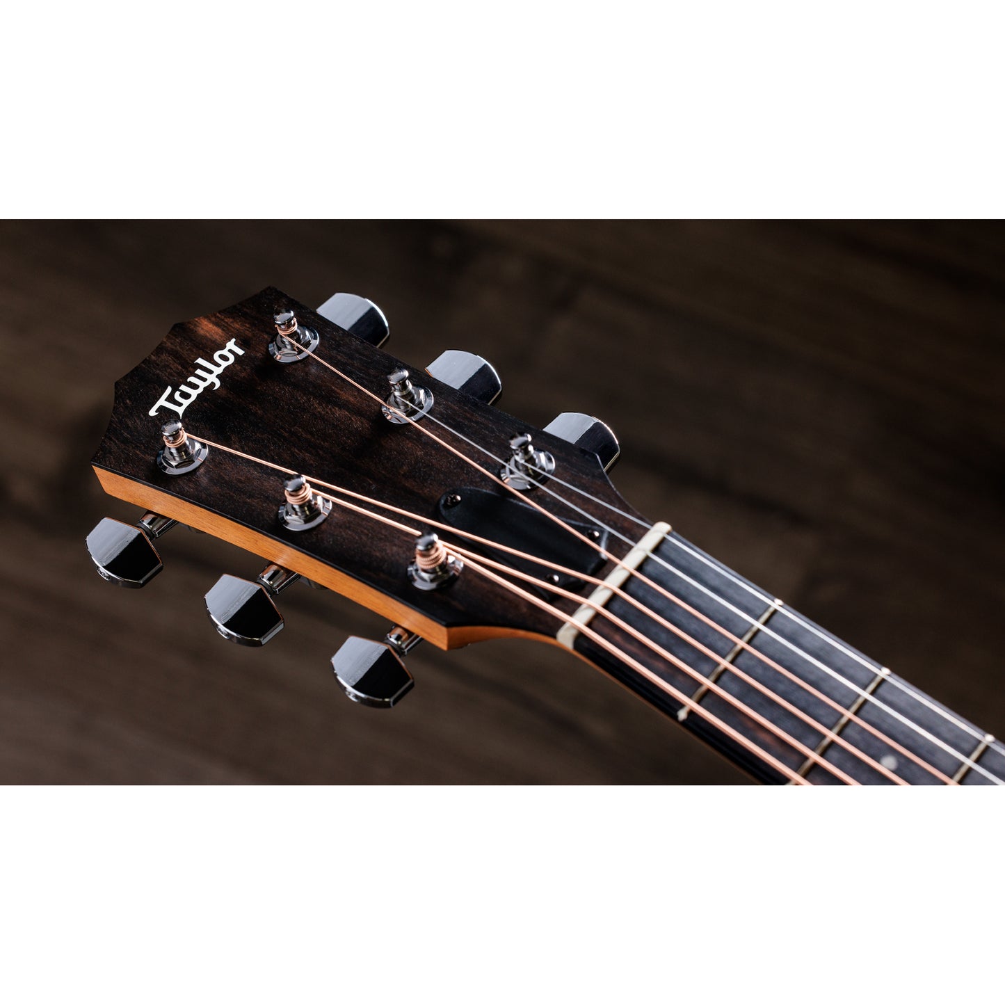 Taylor 212ce Grand Concert Walnut Acoustic Electric Guitar - Natural