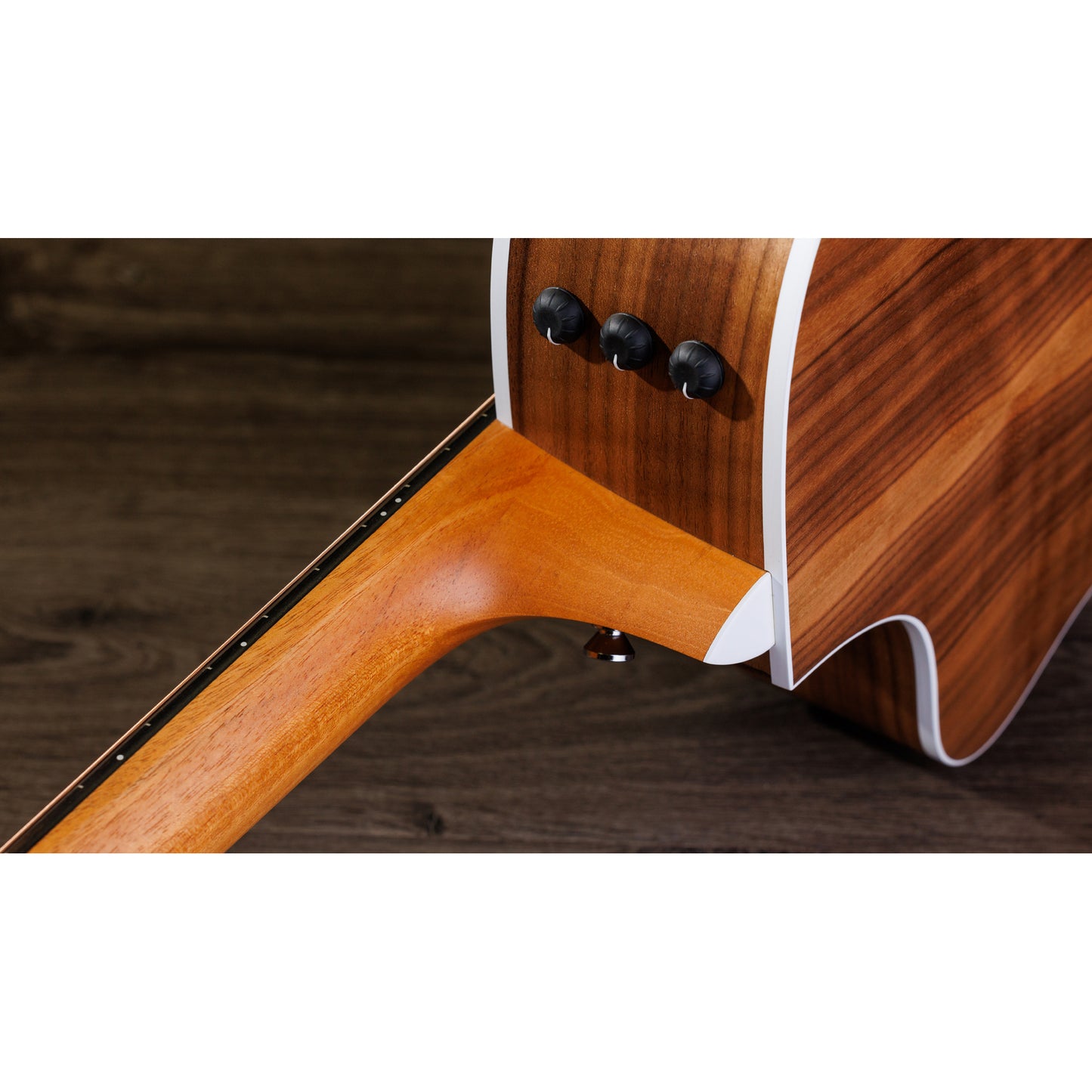 Taylor 212ce Grand Concert Walnut Acoustic Electric Guitar - Natural