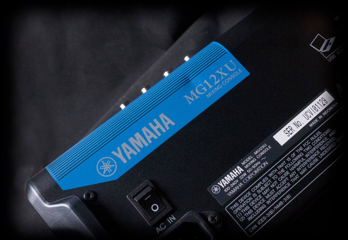Yamaha MG12XU 12-Input 4-Bus Mixer with Effects